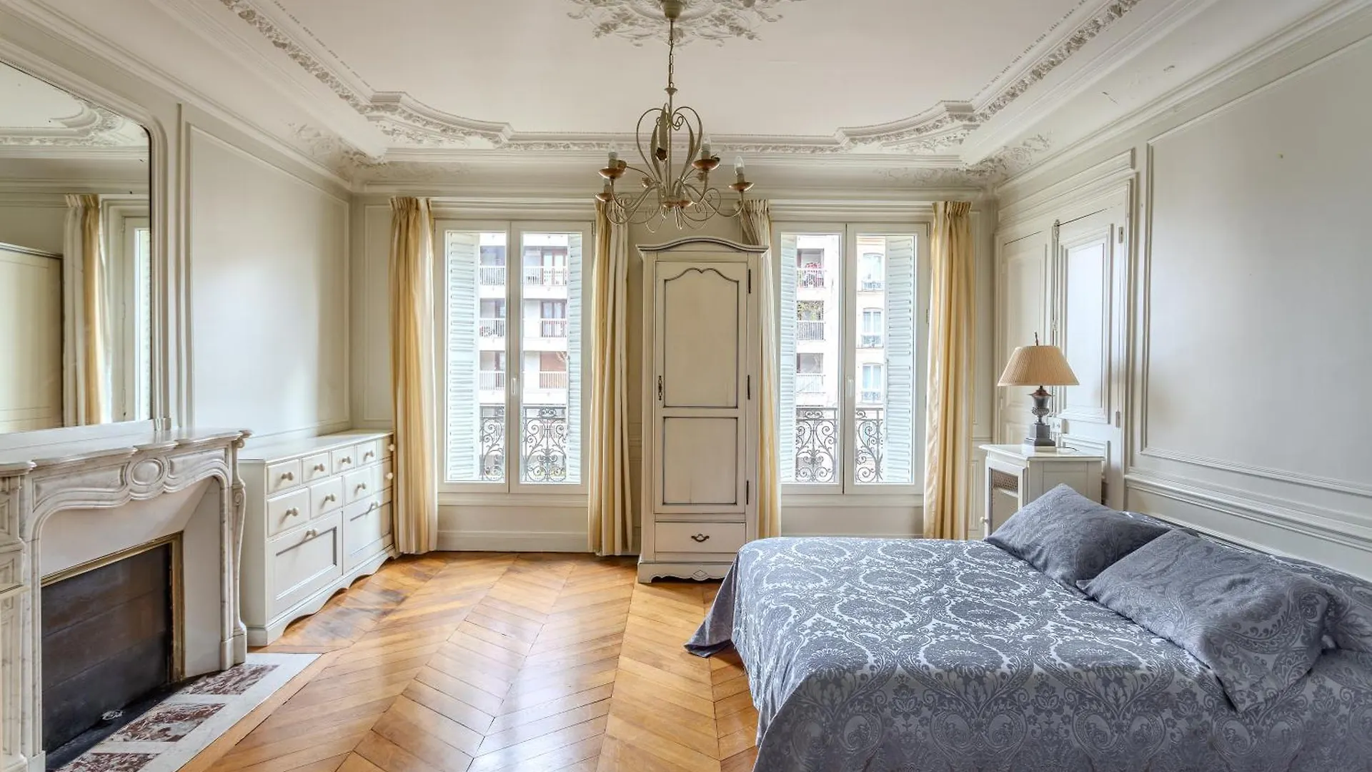 Apartment Sacre Coeur Grand Duplex 130 M2 - 4 Chambres + Double Living Paris France